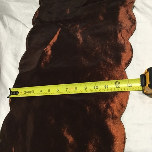 Beautiful Autumnal Table Runner 70in (178 cm) - Picture 9 of 9